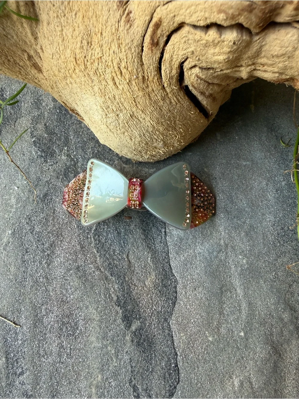 New🌟anthropologie-Elegant Marble Bow Hair Clip with Pink Crystal Accents